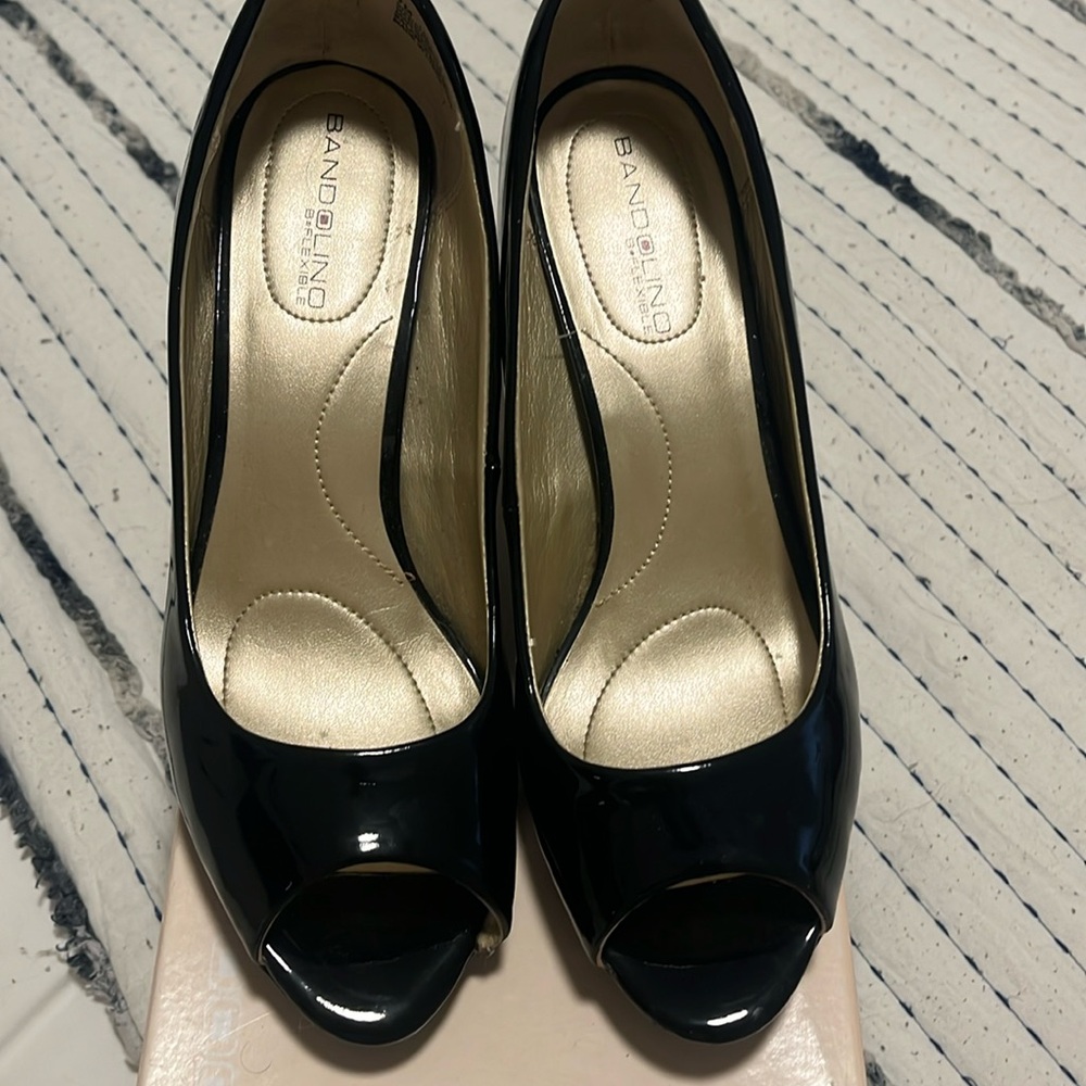 Bandolino patent leather peep toe pump 3 1/4” heel
